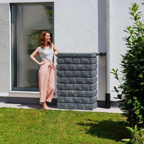 Zdjęcie aranżacyjne: zbiornik Rocky Junior, ciemny granit.